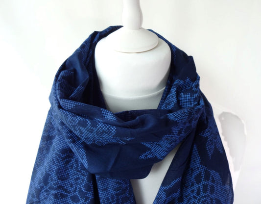 Contemporary-Floral-Design-Blue-Soft-100%-Organic-Cotton-Scarf-Close-up