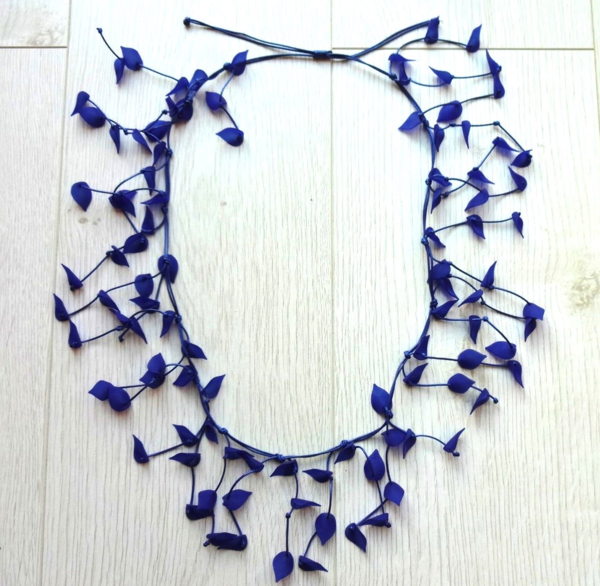 Leaf Design Beaded Adjustable Length Statement Necklace - leaf-design-beaded-adjustable-length-statement-necklace-Necklaces