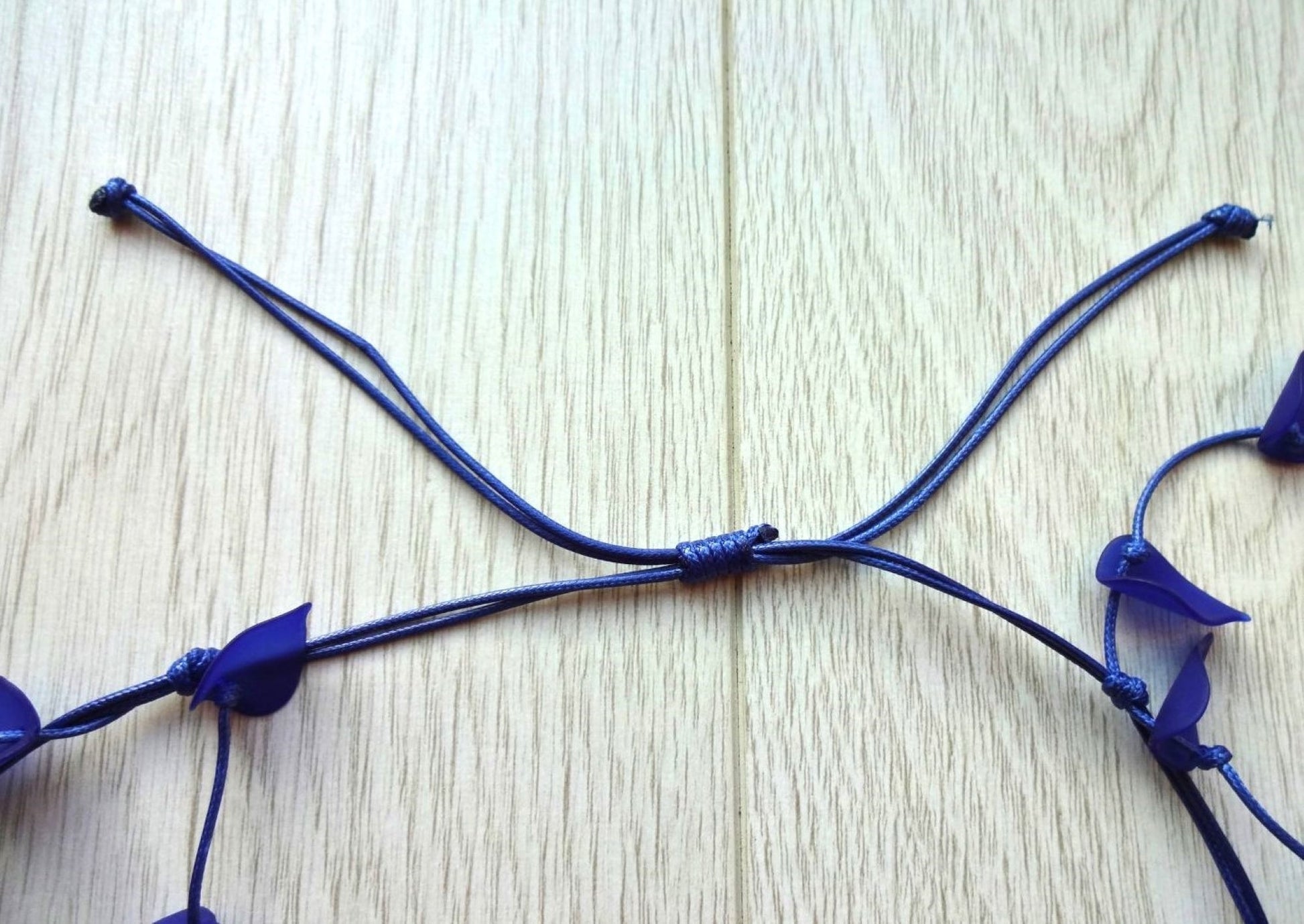 Leaf Design Beaded Adjustable Length Statement Necklace - leaf-design-beaded-adjustable-length-statement-necklace-Necklaces