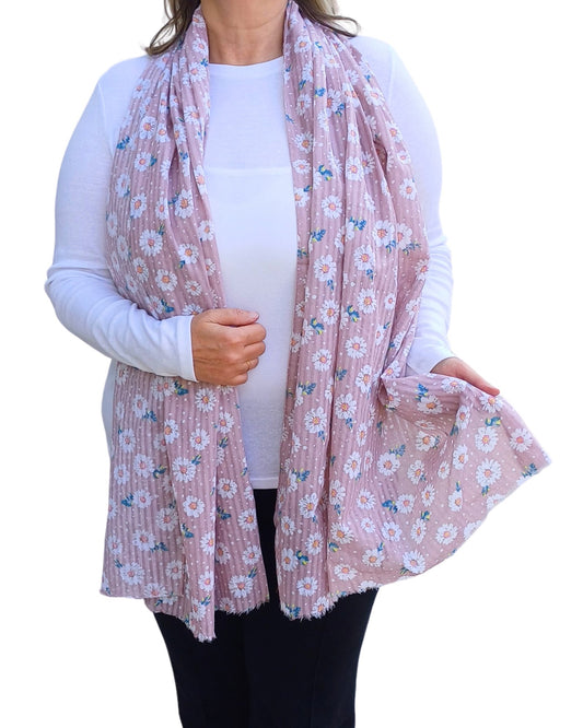 pink-cotton-scarf-with-daisy-flowers-on-a-model