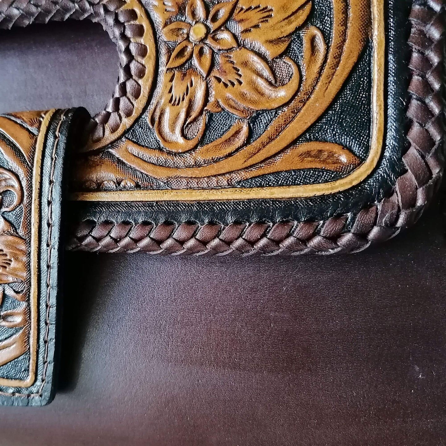 Hand-stitched floral leather panel on genuine leather bag – Elegancia